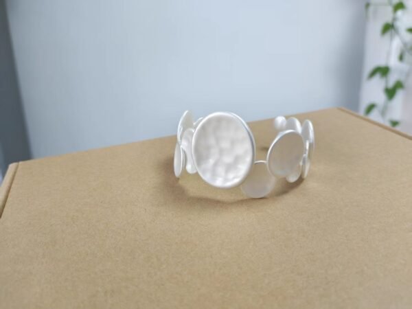 Irregular Burnished Silver Ring - 图片 5