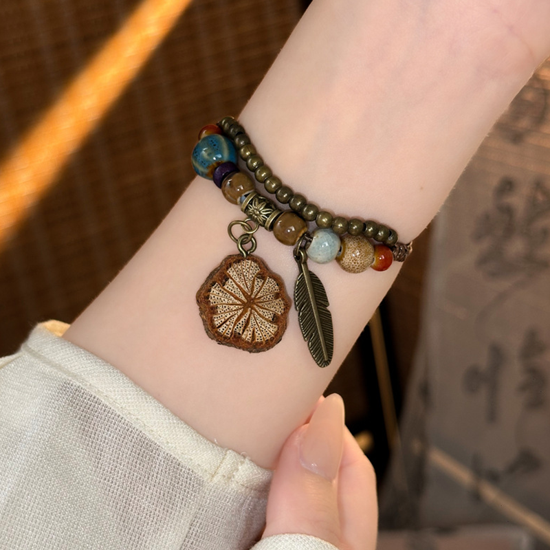 Hand-woven ceramic plant acorn bracelets, natural fruit bracelets, retro, forest-style, literary, ethnic-style bracelets for women - Image 2